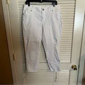 Maurice’s White Jeans Capris 11/12